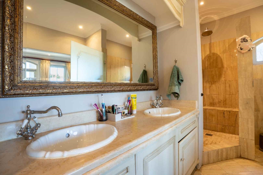 2 Bedroom Property for Sale in Franschhoek Western Cape